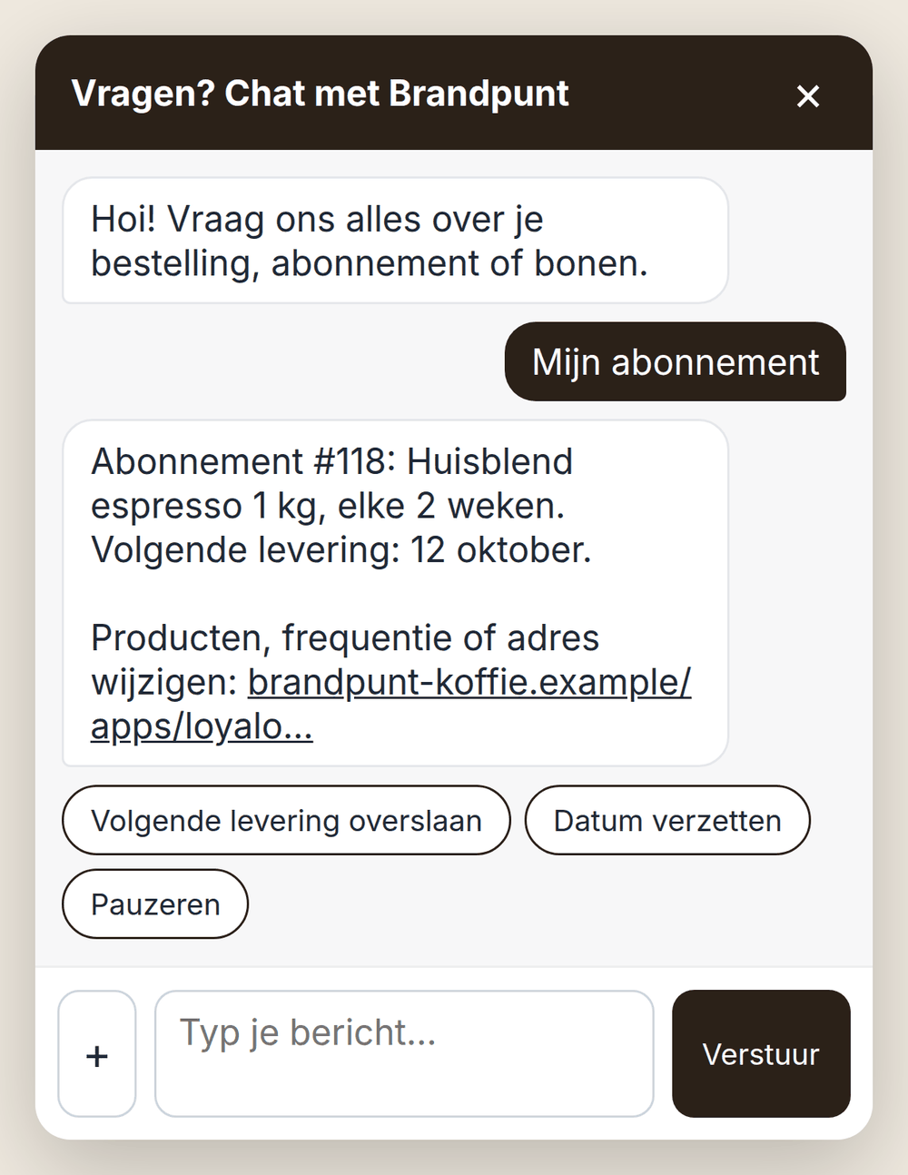 Chatvenster waarin een klant zijn abonnement ziet met de volgende leverdatum en knoppen om de levering over te slaan, de datum te verzetten of te pauzeren