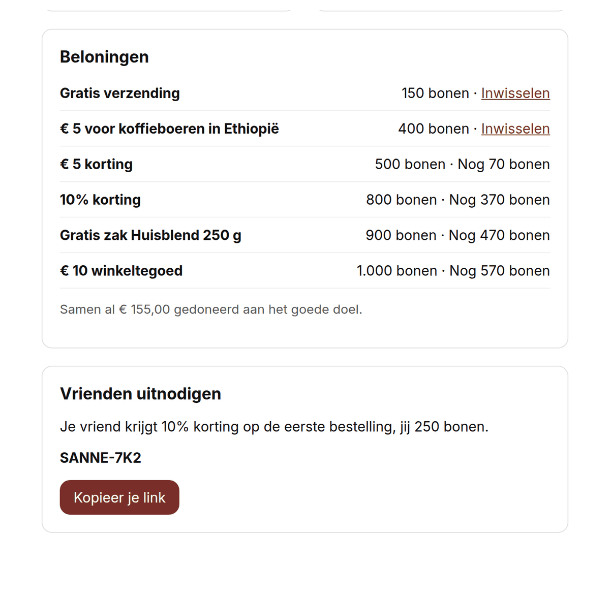 Beloningen van een loyaliteitsprogramma met het aantal punten per beloning en een persoonlijke link om vrienden uit te nodigen