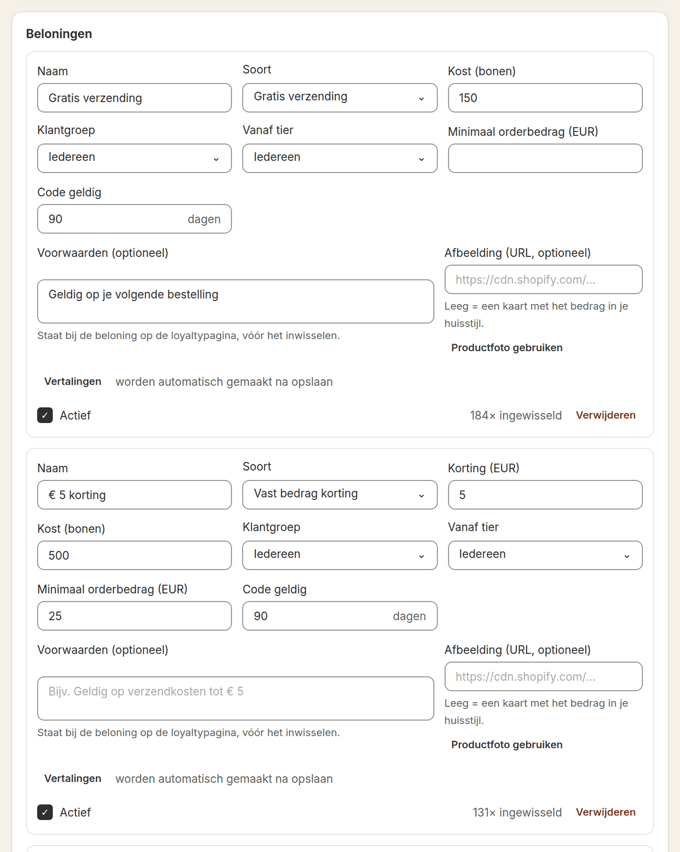 Loyalo-dashboard met twee beloningen: gratis verzending en een vast bedrag korting, elk met het aantal punten